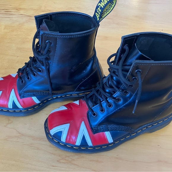 Rare Doc Martens 10950 Women’s Union Jack British Flag Boots Size 7 US - Picture 4 of 10